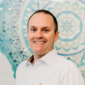 Dr. Carlos Fernando Coutinho Pertel - Línea Dental Studio